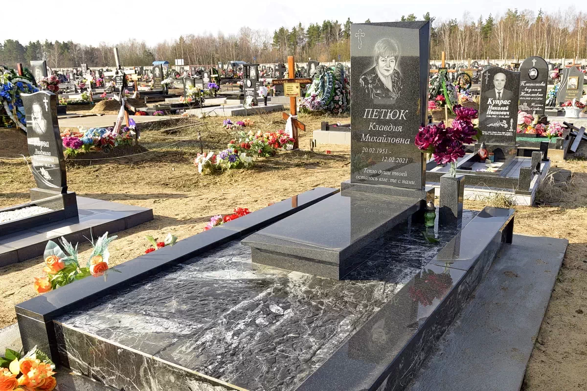 Одиночный памятник 1110