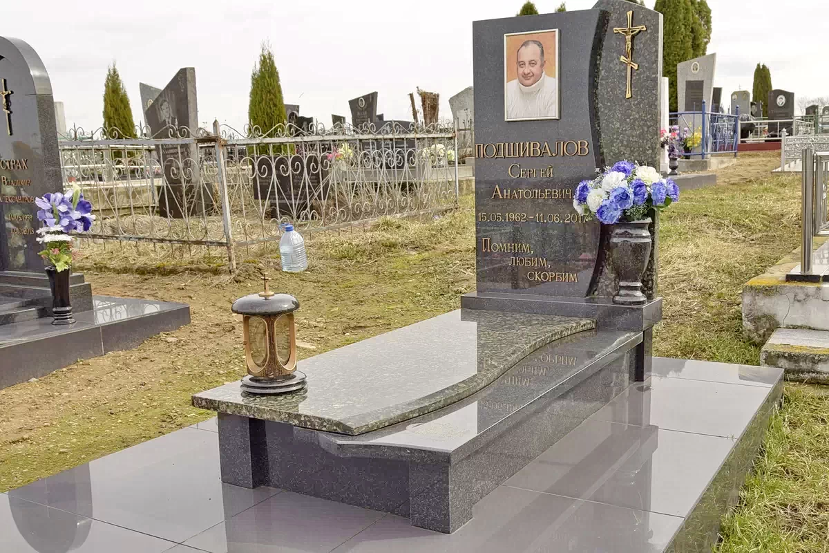 Одиночный памятник 1115