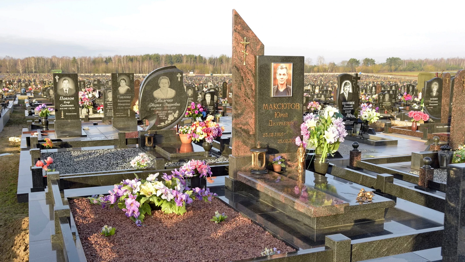 Двойной памятник 21012