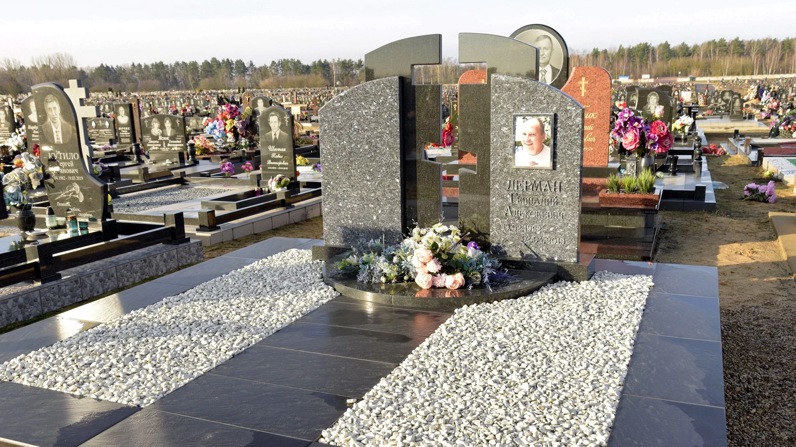 Двойной памятник 21017