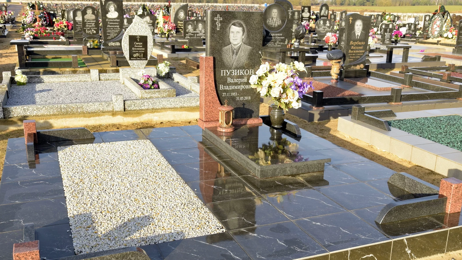 Двойной памятник 21018