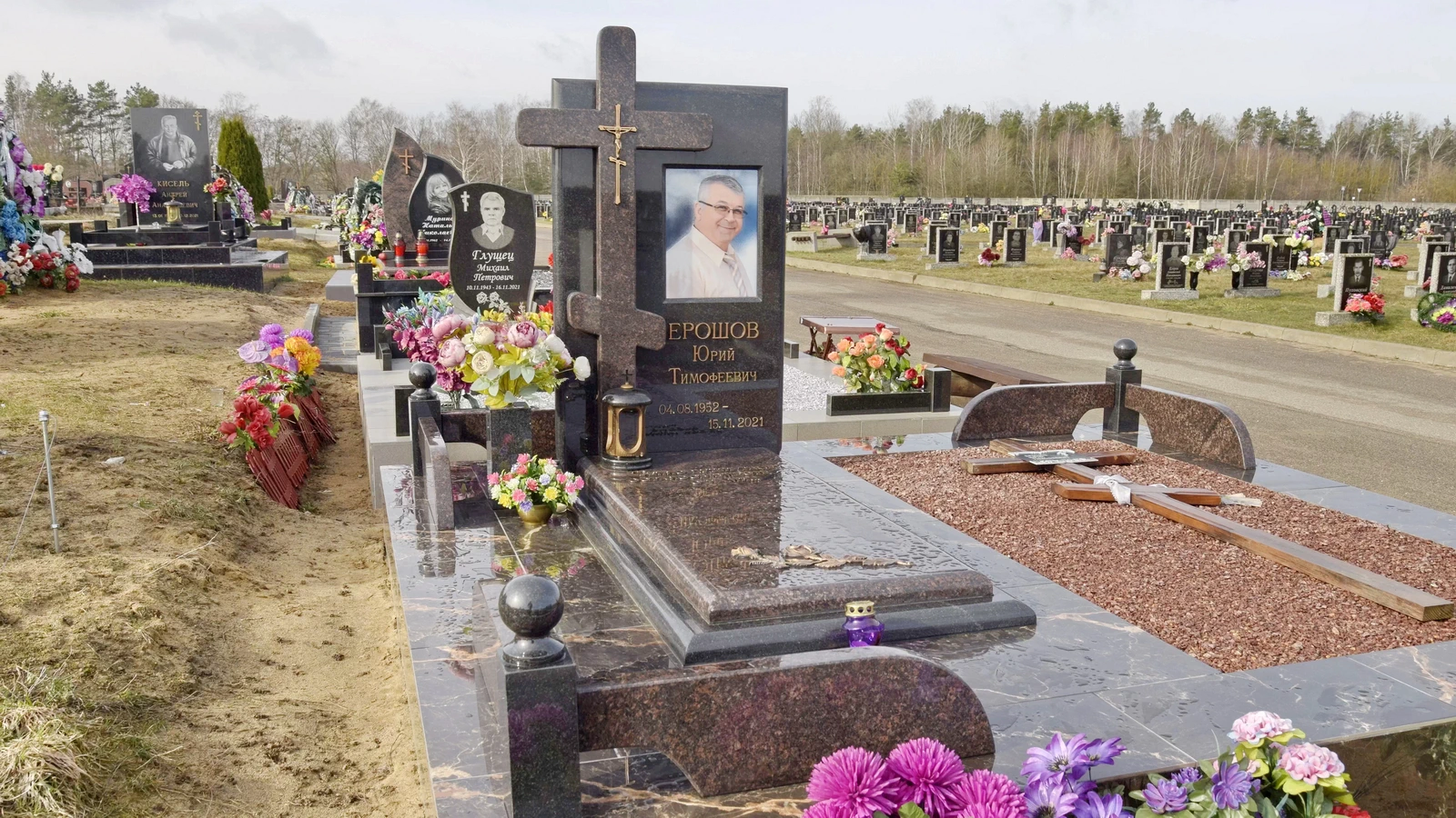 Двойной памятник 21039