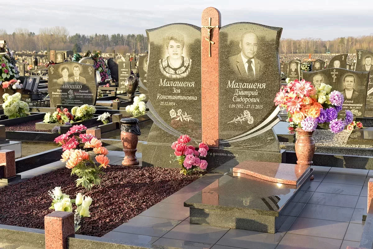 Двойной памятник 2107