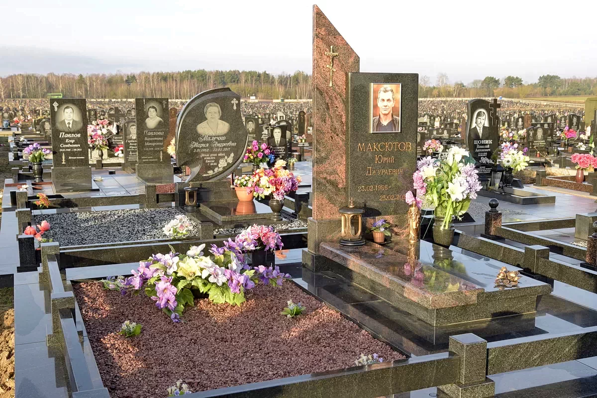 Двойной памятник 2112