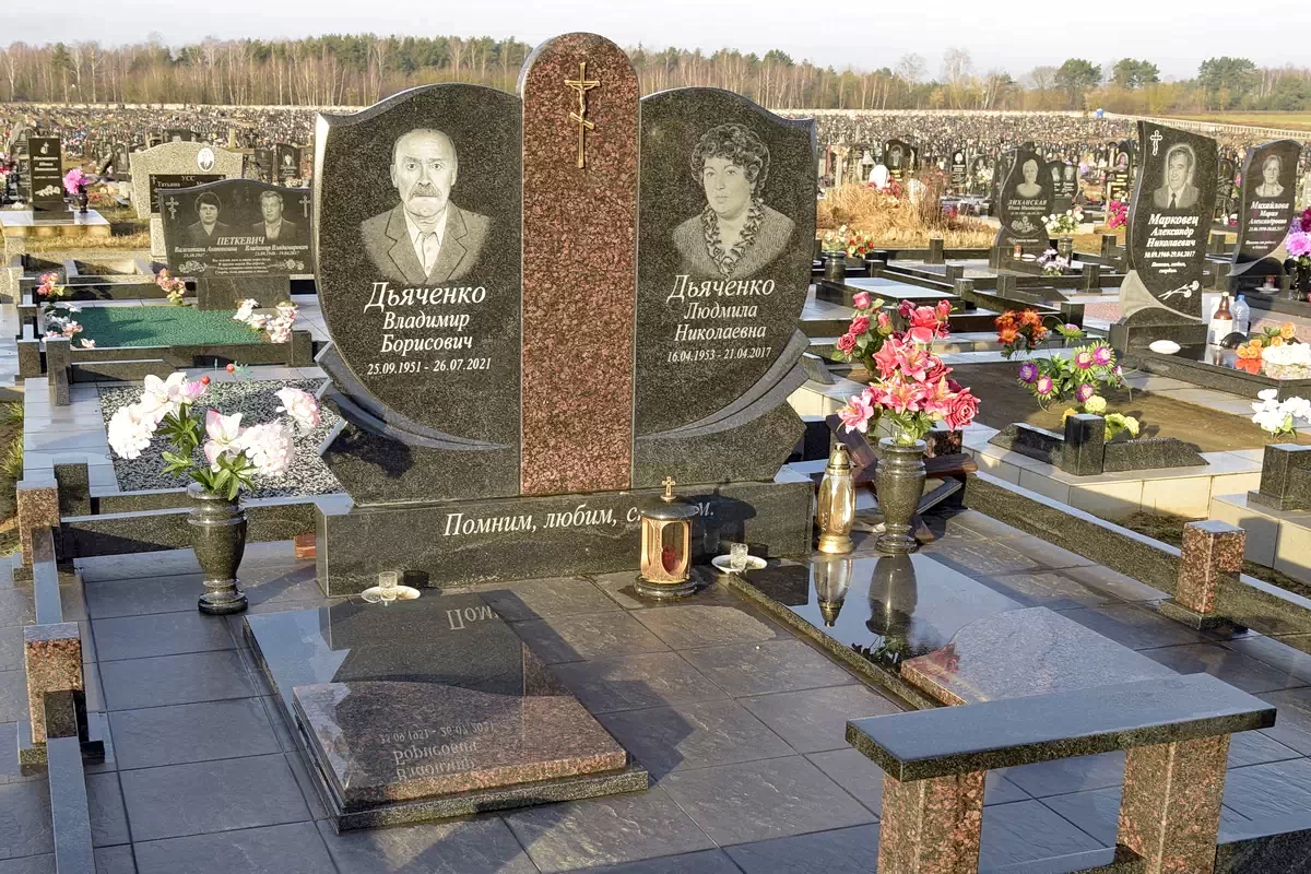 Двойной памятник 2113