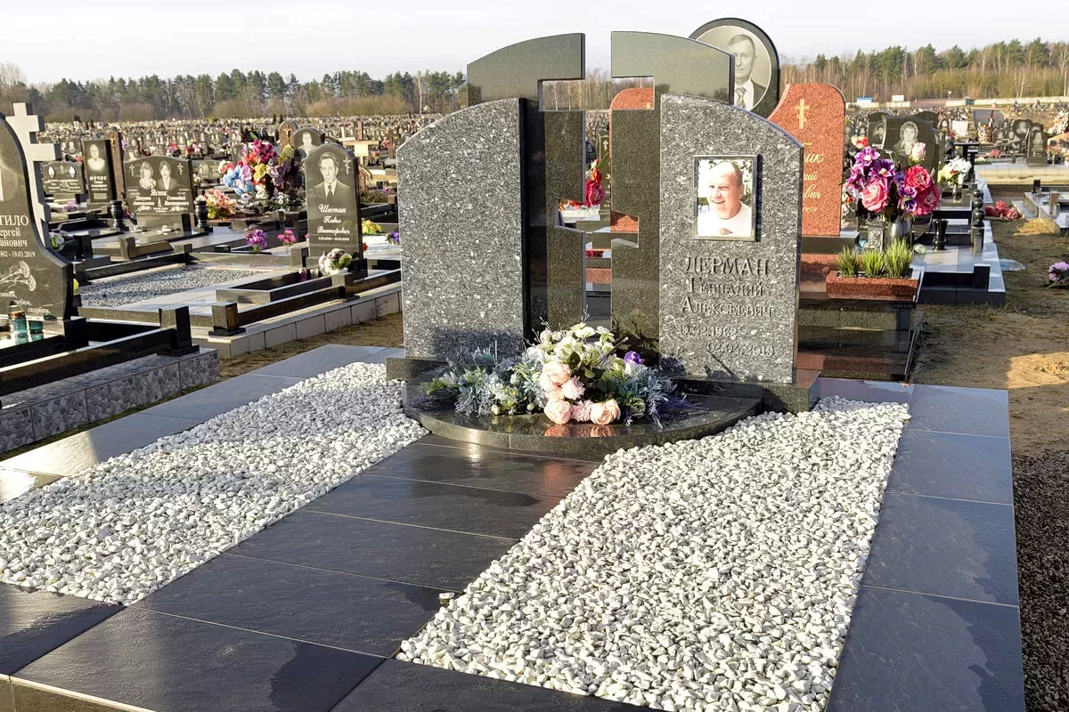 Двойной памятник 2117