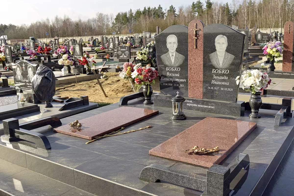 Двойной памятник 2129