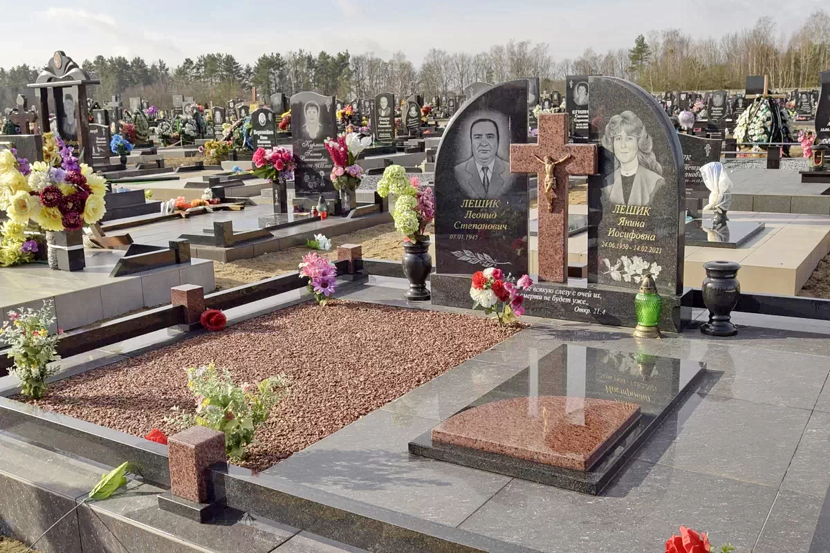 Двойной памятник 2134