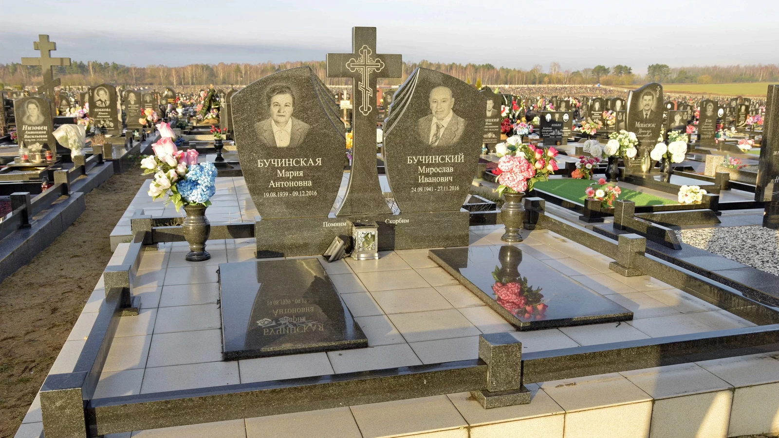 Двойной памятник 22057