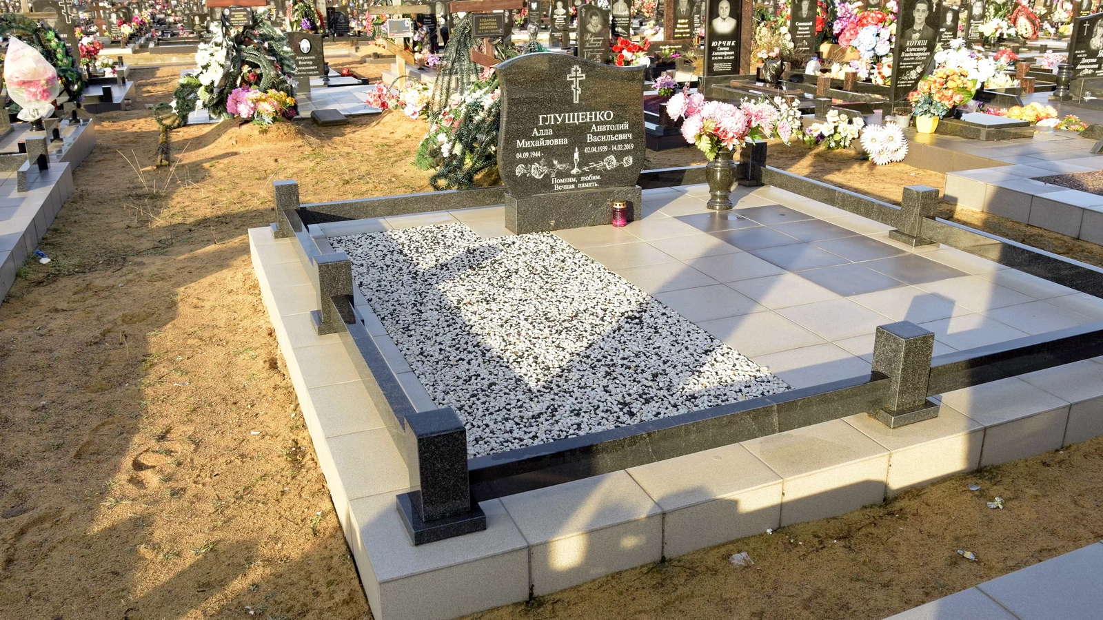 Двойной памятник 22073