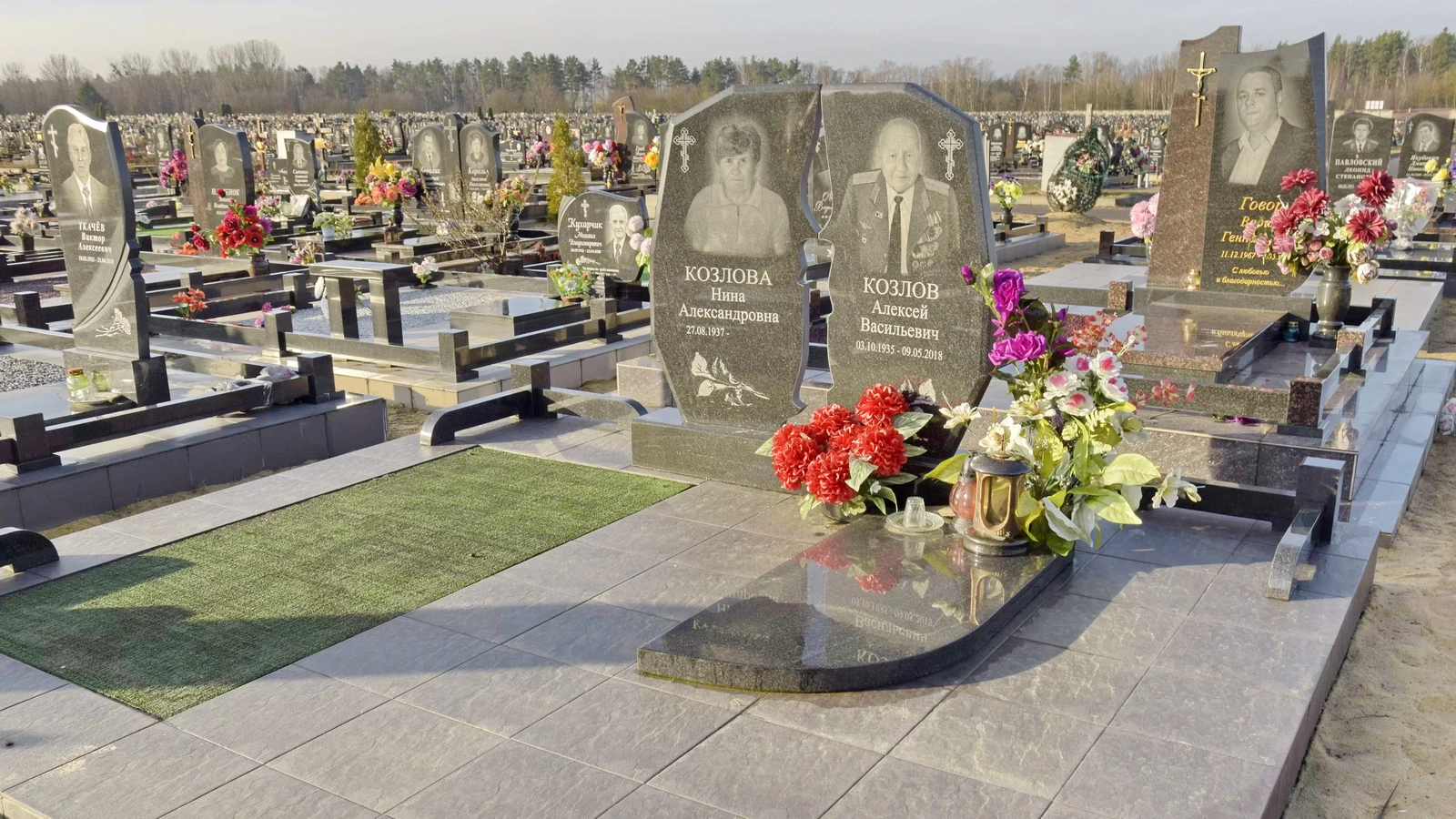 Двойной памятник 22076