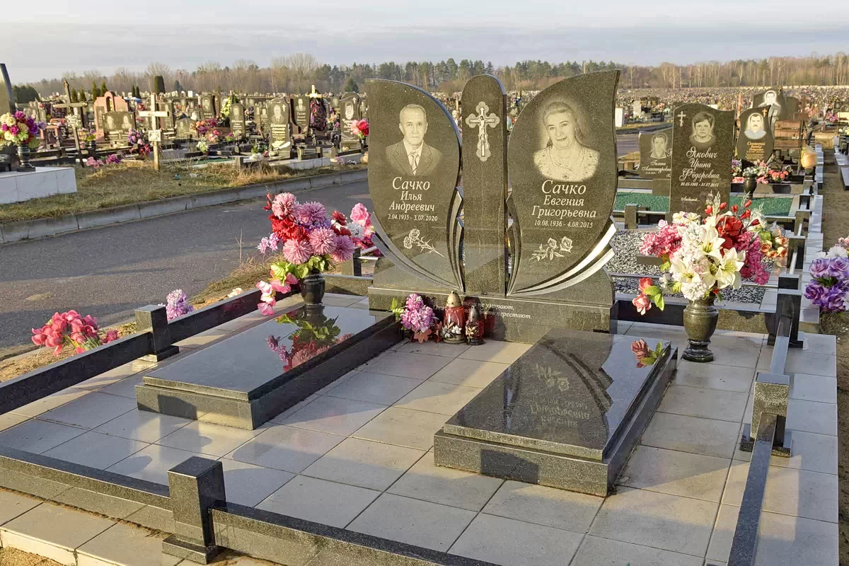Двойной памятник 2209