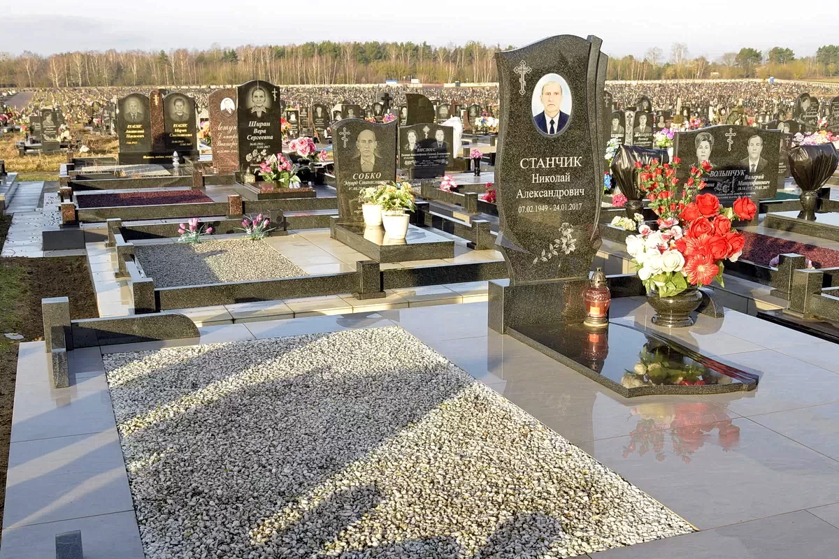 Двойной памятник 2218