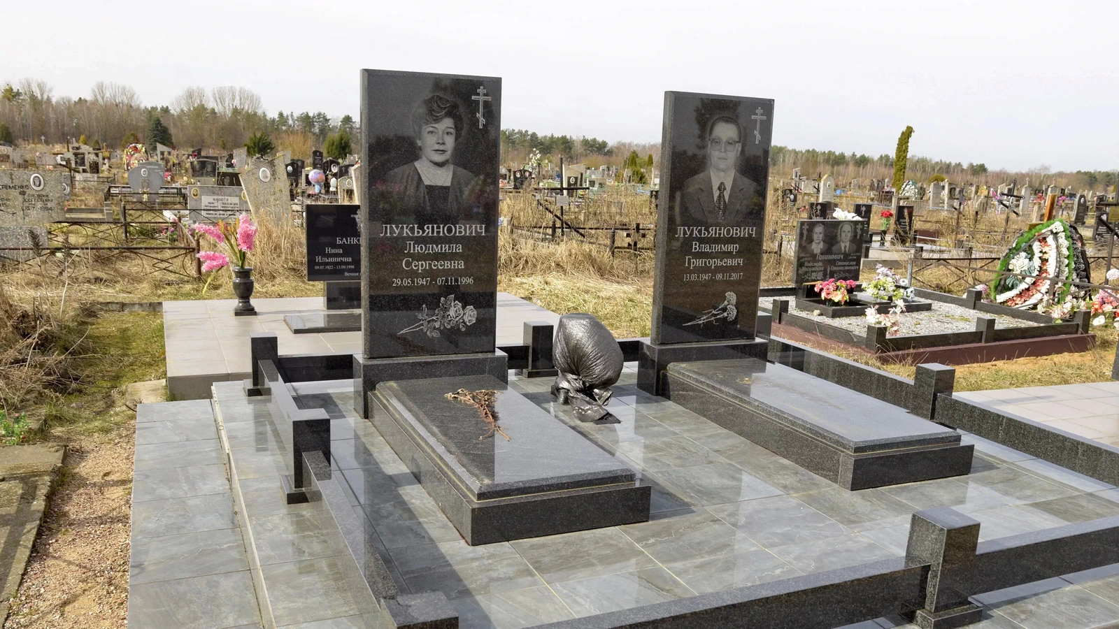 Двойной памятник 23114