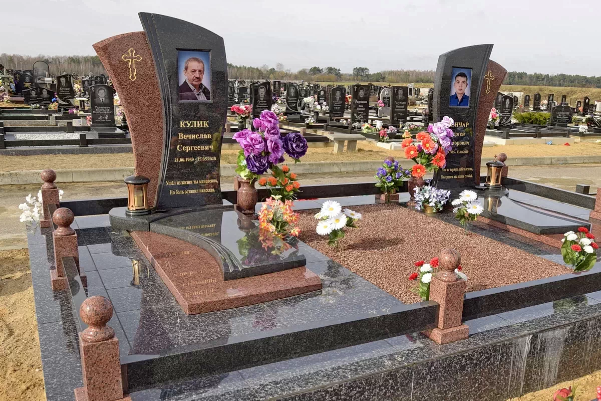 Тройной памятник 3103