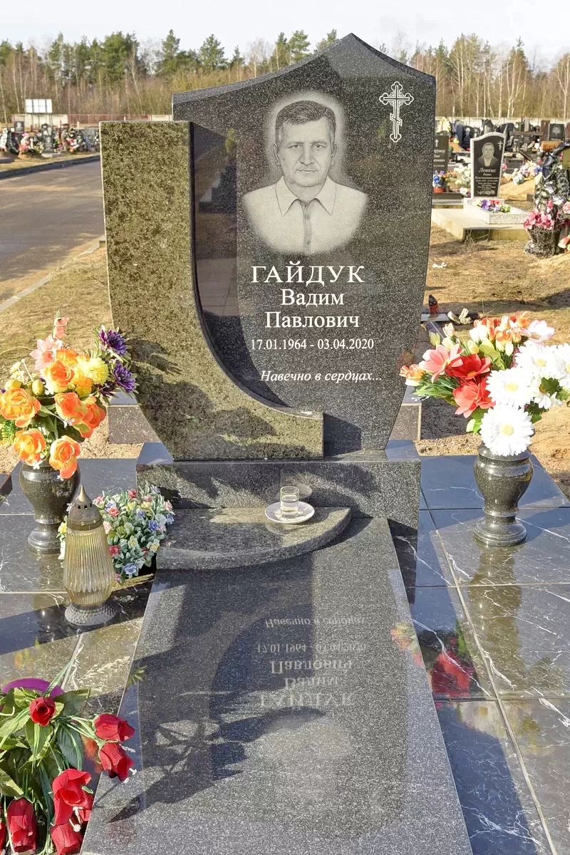 Форма одиночного памятника 8121