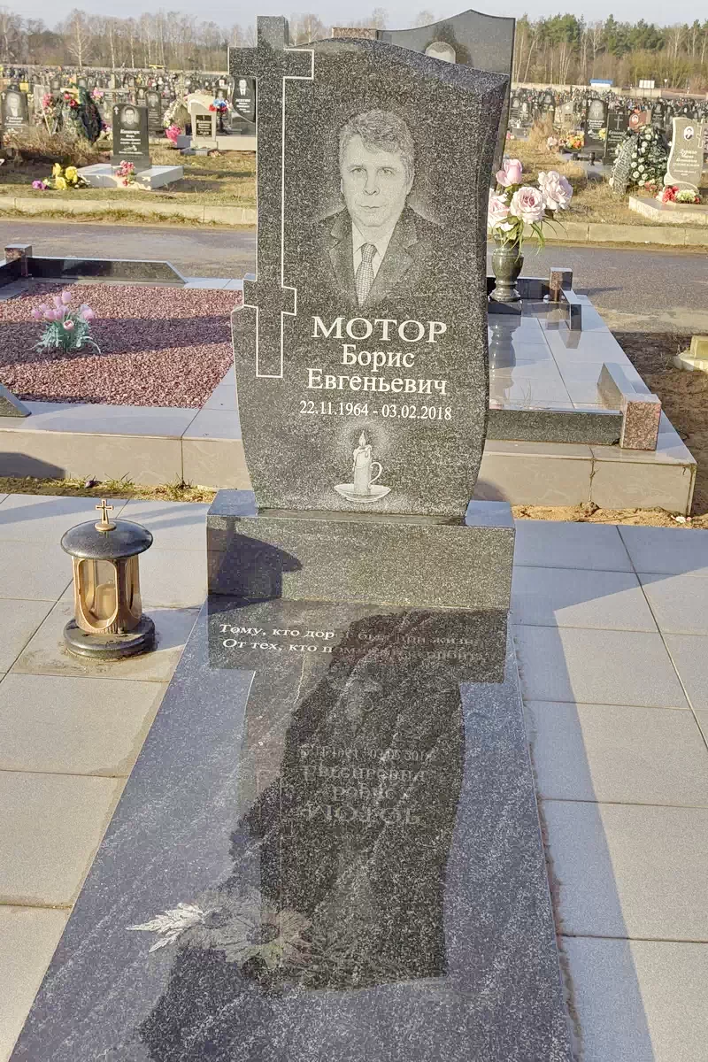 Форма одиночного памятника 8256